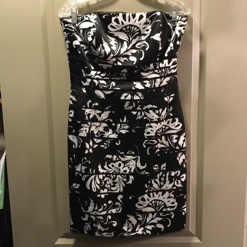 Black and white floral print cocktail dress